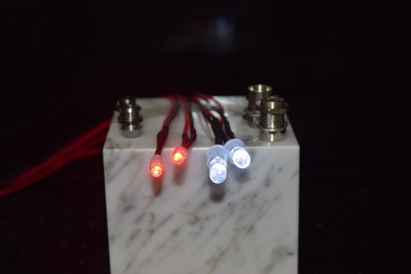 ABSIMA LED Set biely/červený s hlinikovým držiakom