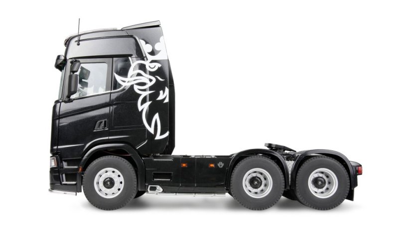 AMEWI Scania 770 S ťahač 6x6 1:14 RTR čierny