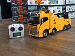 TAMIYA 1:14 Volvo FH16 Tow Truck 8x4