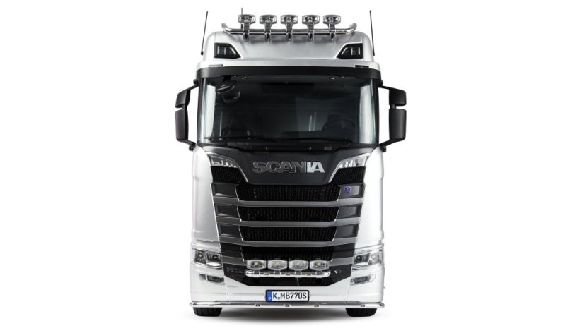 AMEWI Scania 770 S ťahač 6x6 1:14 RTR strieborný