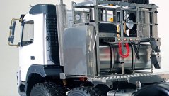 AMEWI SCHWERLAST SATTELZUG / ŤAŽKÝ ŤAHAČ T81E 1:14, KOVOVÝ RTR