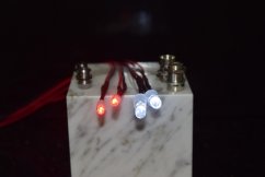 ABSIMA LED Set biely/červený s hlinikovým držiakom